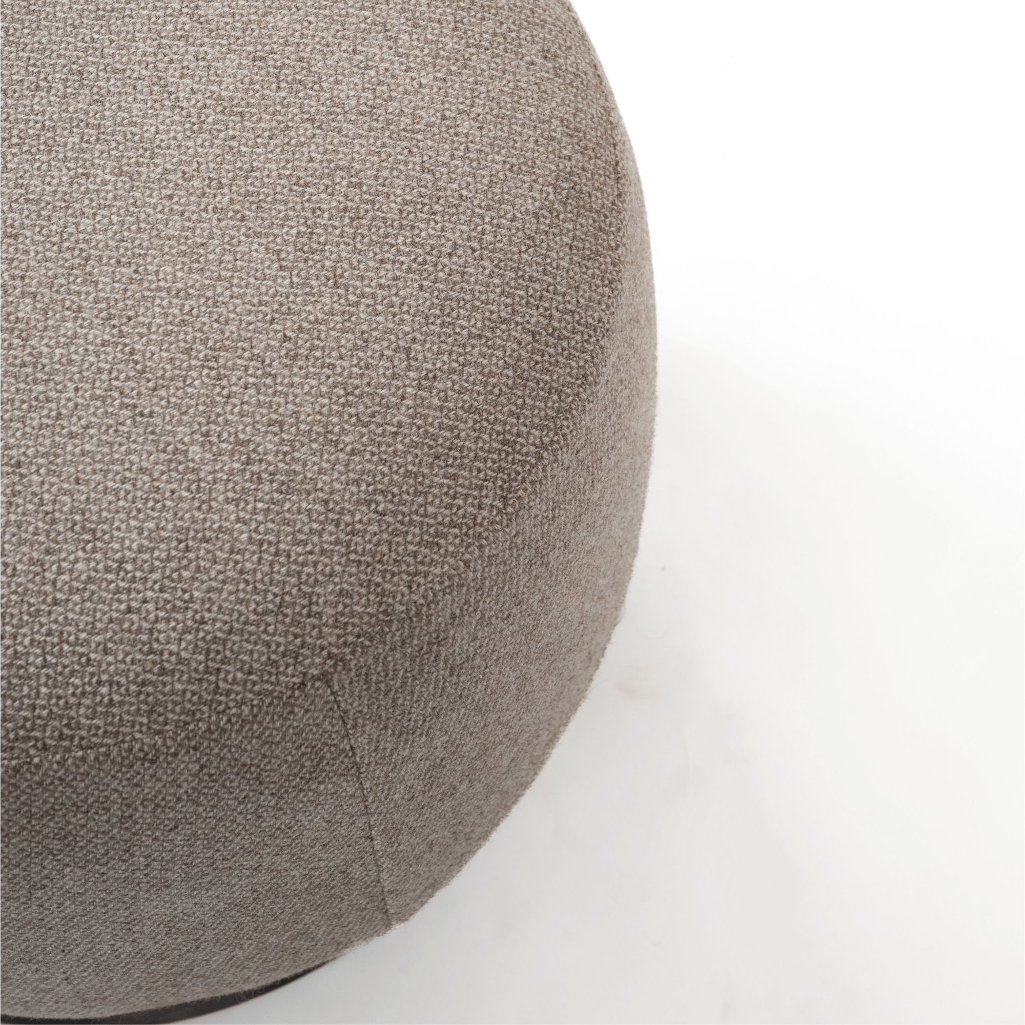 Valentine Pouf